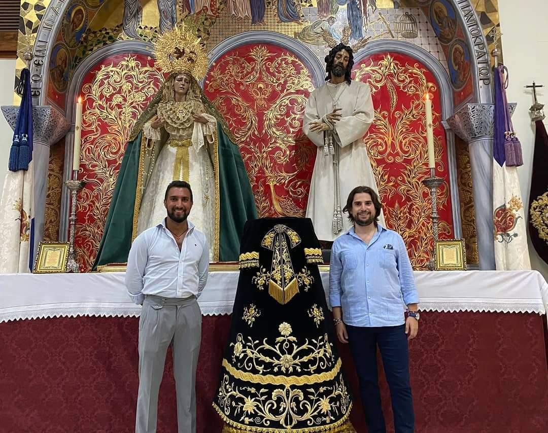 Bendición de una saya para la jerezana Virgen de las Mercedes