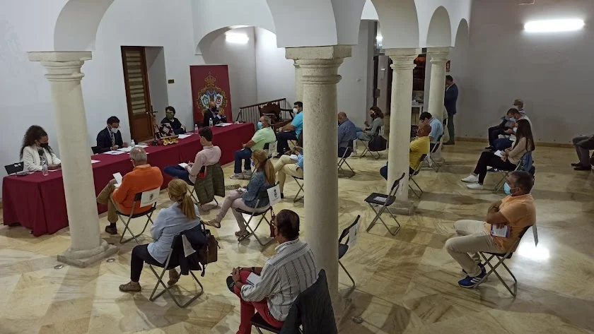 La Carrera Oficial de la Magna, similar a la de Semana Santa