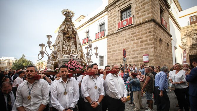 Patrona Cadiz parihuela traslado La Patrona de Cádiz quiere salir