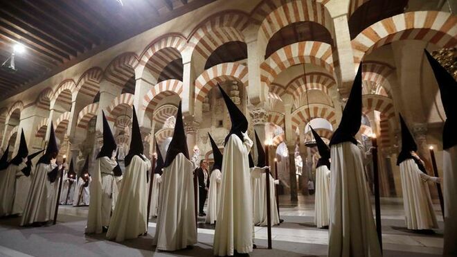Procesiones Semana Santa mezquita catedral La Junta de Andalucía abre la puerta al regreso de las procesiones en octubre