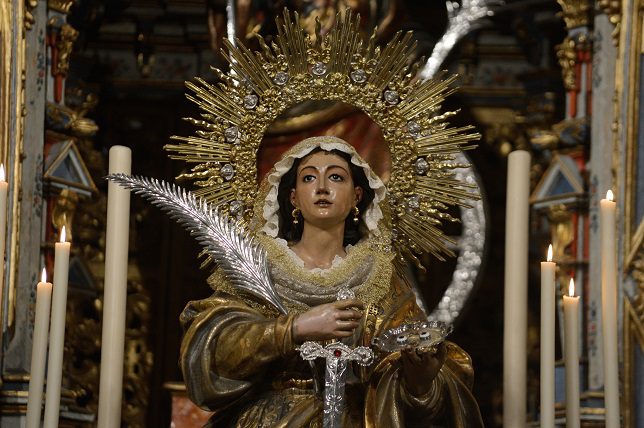 La salida de Santa Lucía, de este domingo, se atrasa en 45 minutos