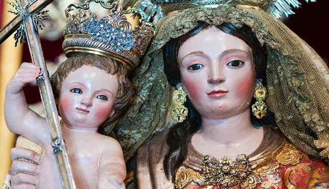 Recorrido del Rosario público de la Hermandad del Rosario de los Humeros esta tarde en Sevilla