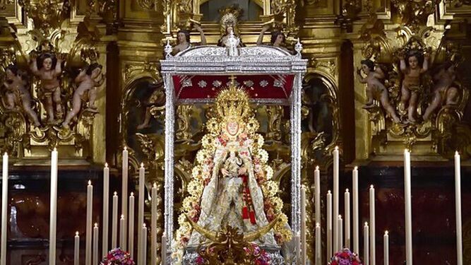La Virgen del Rocío de Sevilla estrena recorrido en la procesión de su centenario