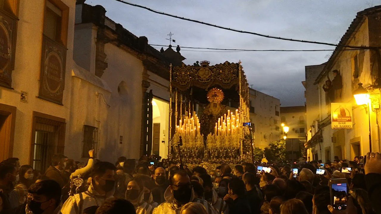 Vídeos de la Virgen de la Esperanza en su traslado a la Catedral para presidir el solemne pontifical del día de la Inmaculada Concepción