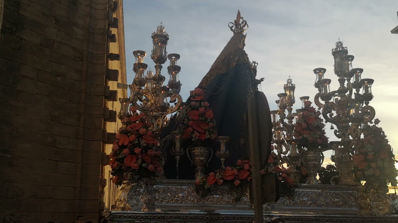 Vídeos de las Salidas de la Virgen del Rosario y Jesús Nazareno de la Catedral en la Procesión Extraordinaria de Cádiz