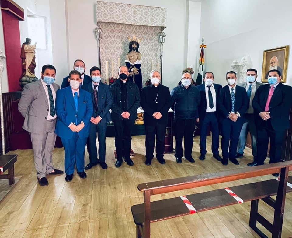 La Hermandad civil de La Humildad de Barbadillo recibe la visita del obispo de Asidonia-Jerez