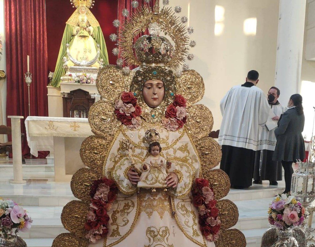Bendecida la nueva imagen de la Virgen del Rocio de la Hermandad de Montequinto