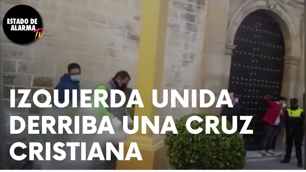 La cruz vuelve a Aguilar de la Frontera un año después de ser retirada por la alcaldesa comunista