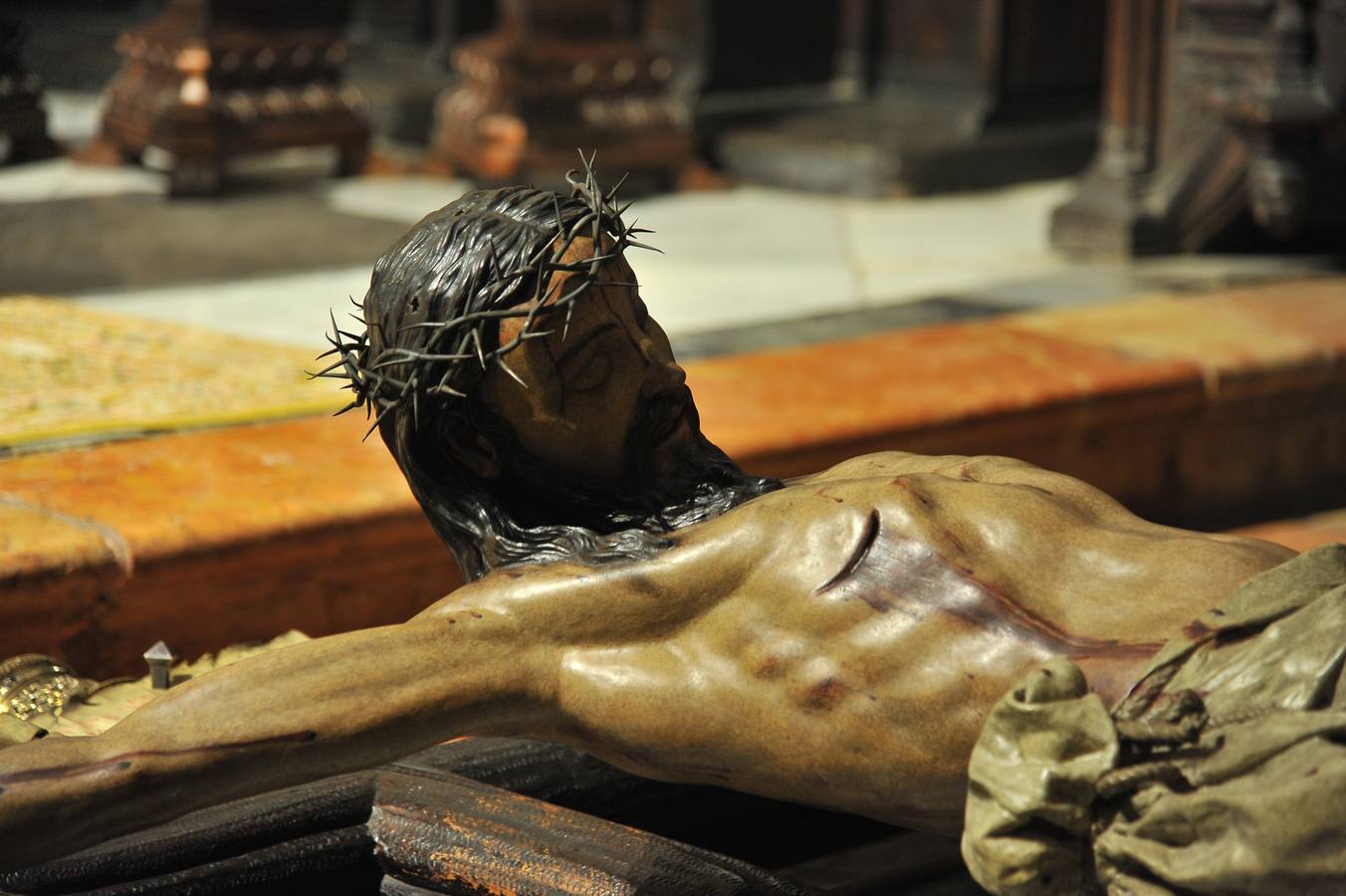 Recorrido y Horario del Traslado del Cristo de Burgos de Sevilla a la Parroquia de San Pedro