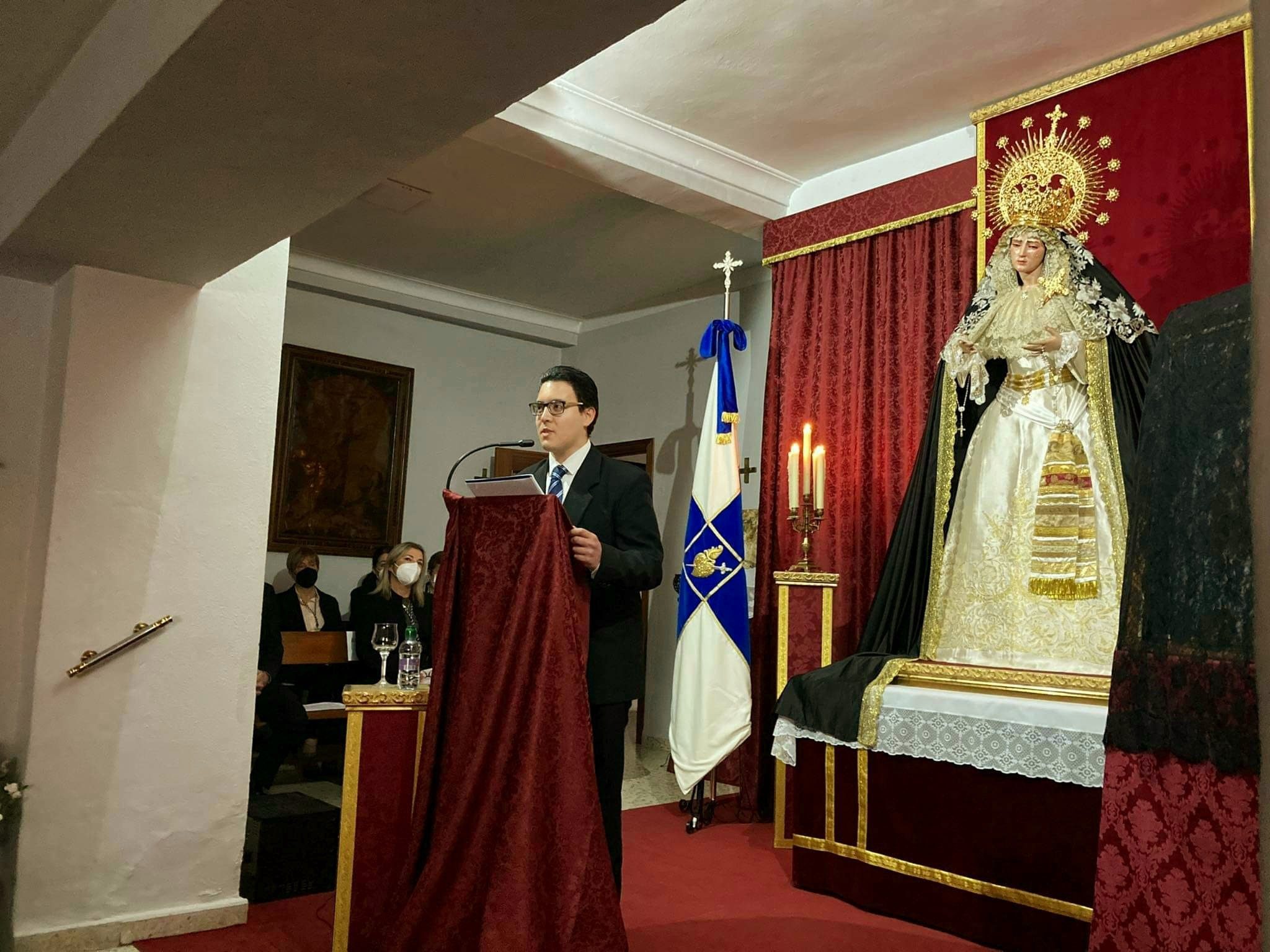 Giorgio Maldonado anunció la llegada de la Semana Santa en la Hermandad del Prado en su Dolor de Huelva