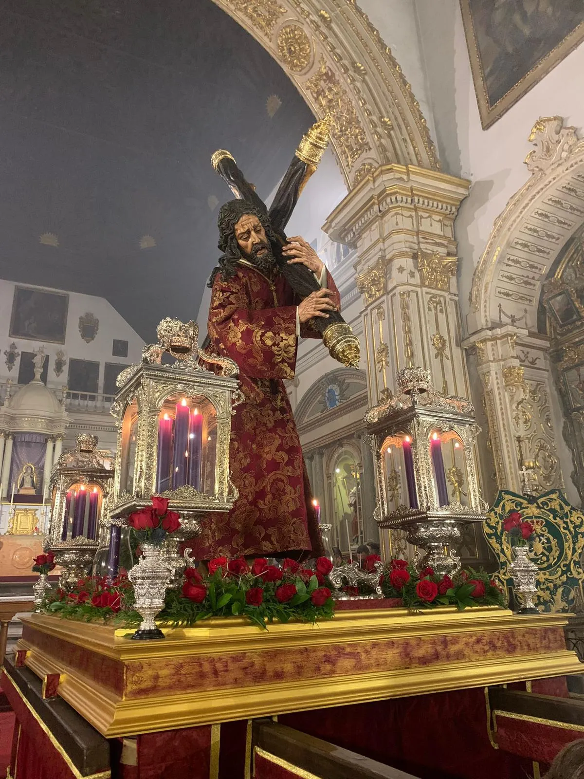 Celebrado el Vía Crucis de las Hermandades en la Catedral de Granada