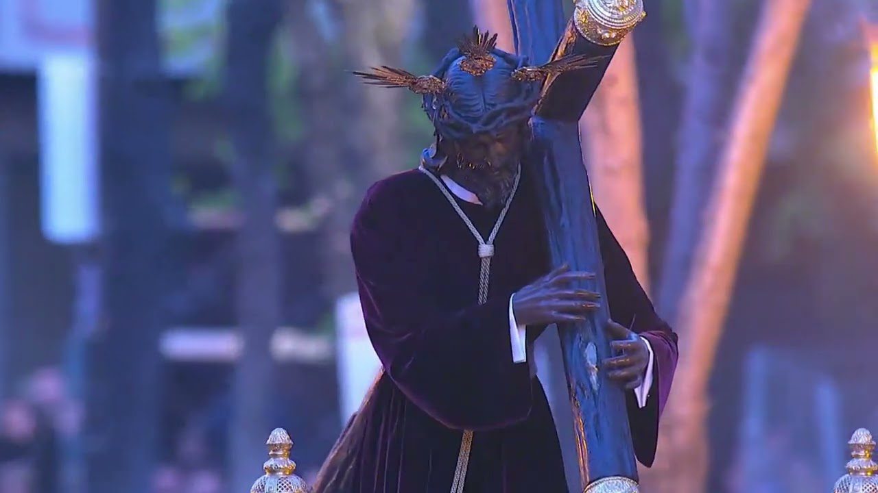 Vídeo de la Hermandad de los Gitanos en la Plaza de la Campana en La Madrugá de Sevilla 2022