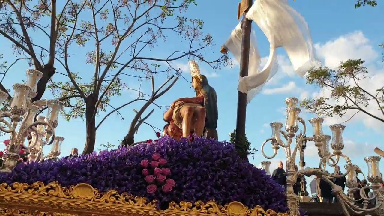 Vídeo de la Virgen de las Angustias por c/ Honduras 2022 en el Miércoles Santo de Cádiz