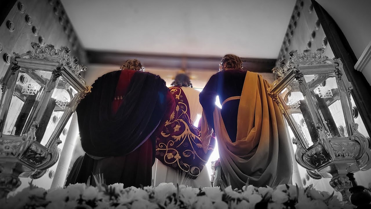 Procesión  de regreso del Misterio de la Sagrada Cena tras presidir el alta en el Palacios  Arzobispal en el Corpus de Sevilla 2022