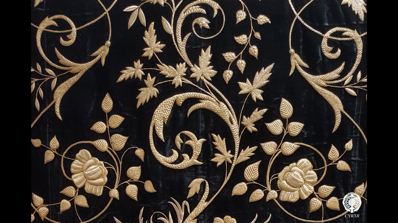 Restauración llevada a cabo sobre el manto procesional de la Virgen de los Dolores de Carmona