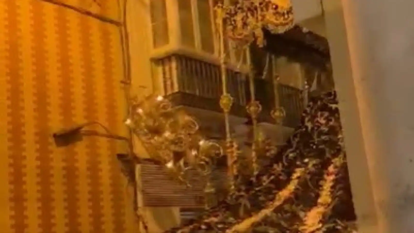 Vídeo del aparatoso accidente en la procesión extraordinaria del Gran Poder de Málaga