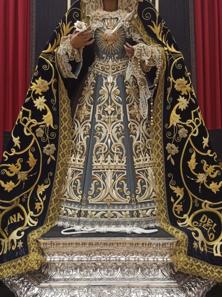 La nueva saya de la Virgen de las Lágrimas de Jaén