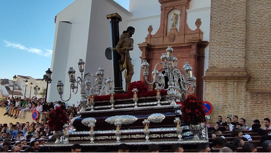 Vídeo de los Estudiantes a sones de «Gaudeamus Igitur» en la Procesión Magna de Vélez Málaga