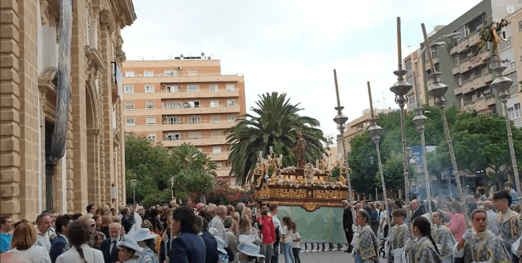 Vídeo de la Procesión de María Auxiliadora de Cádiz 2023