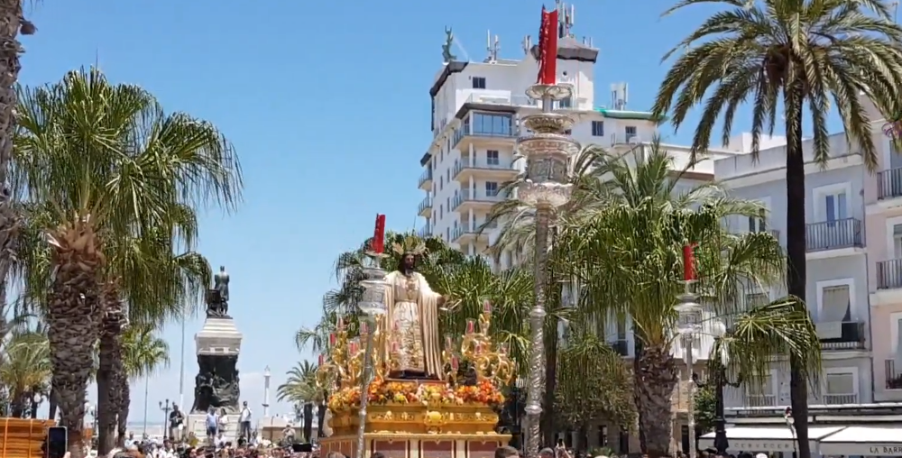 Vídeo del Traslado de vuelta de Ntro Padre Jesús del Milagro tras presidir altar en el Corpus de Cádiz 2023