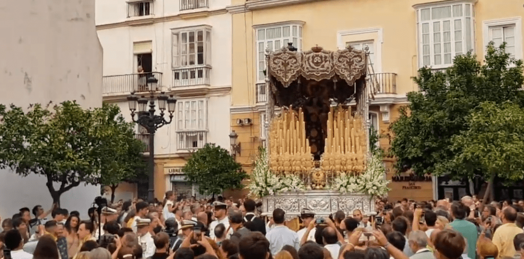 Vídeo de la Procesión de la Virgen del Carmen Coronada de Cádiz 2023