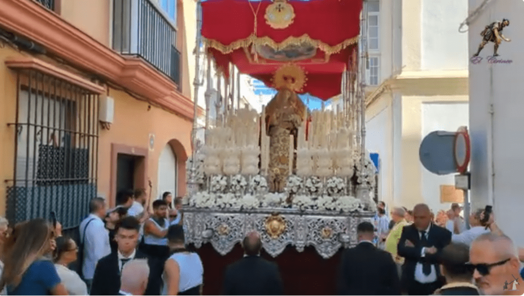 Vídeo de María Santísima de las Angustias a sones de “Mi Amargura” en la Procesión Magna de San Fernando 2023