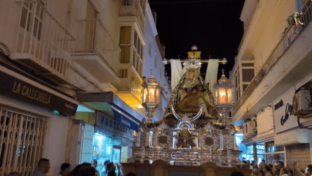 Vídeo de la Virgen de La Caridad por las Calles Colón y Rosario en la Procesión Magna de San Fernando 2023