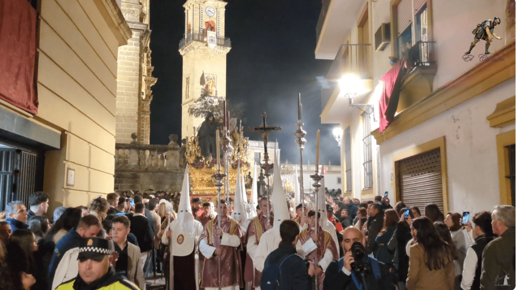 Vídeo de la Salida de la Hermandad de la Clemencia en silencio debido a la lluvia en Jerez de la Frontera 2024