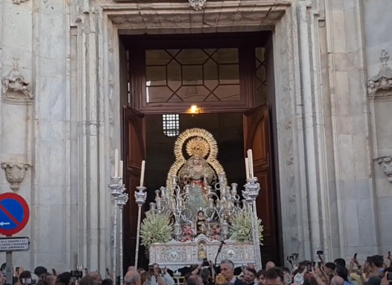 Vídeo de la Procesión Extraordinaria de la Esperanza Cigarreras de Cádiz 2025